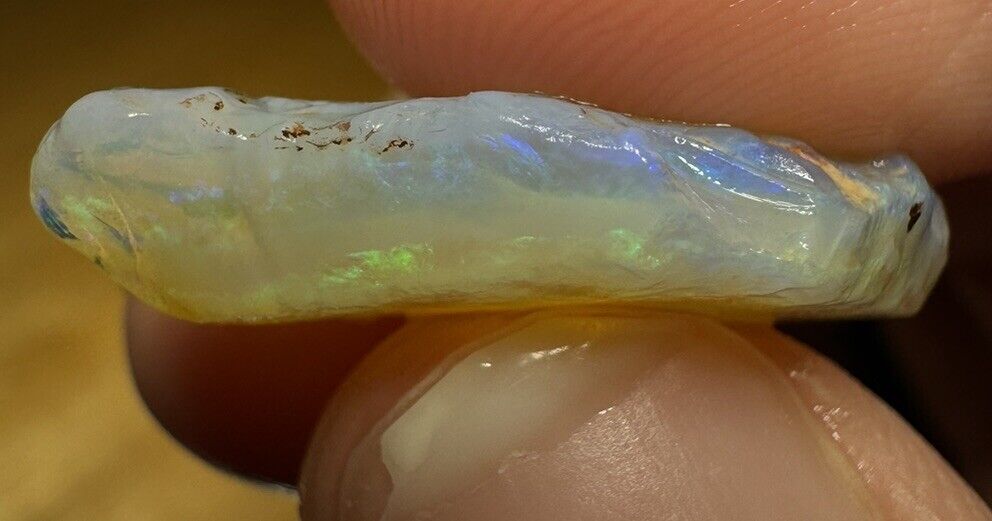 9.4 Carats Solid Rough Coober Pedy Opal Piece with Beautiful Colour B1
