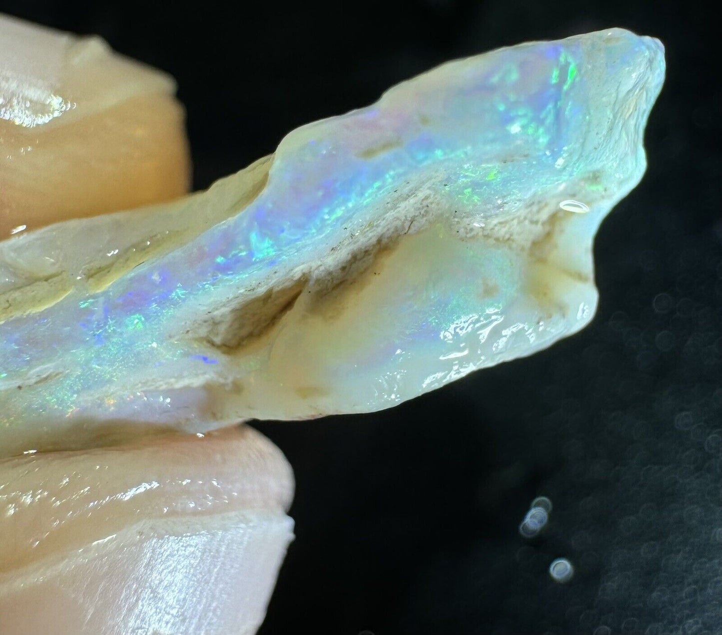 7.15 Carats Solid Rough Coober Pedy Opal Piece with Beautiful Colour B1