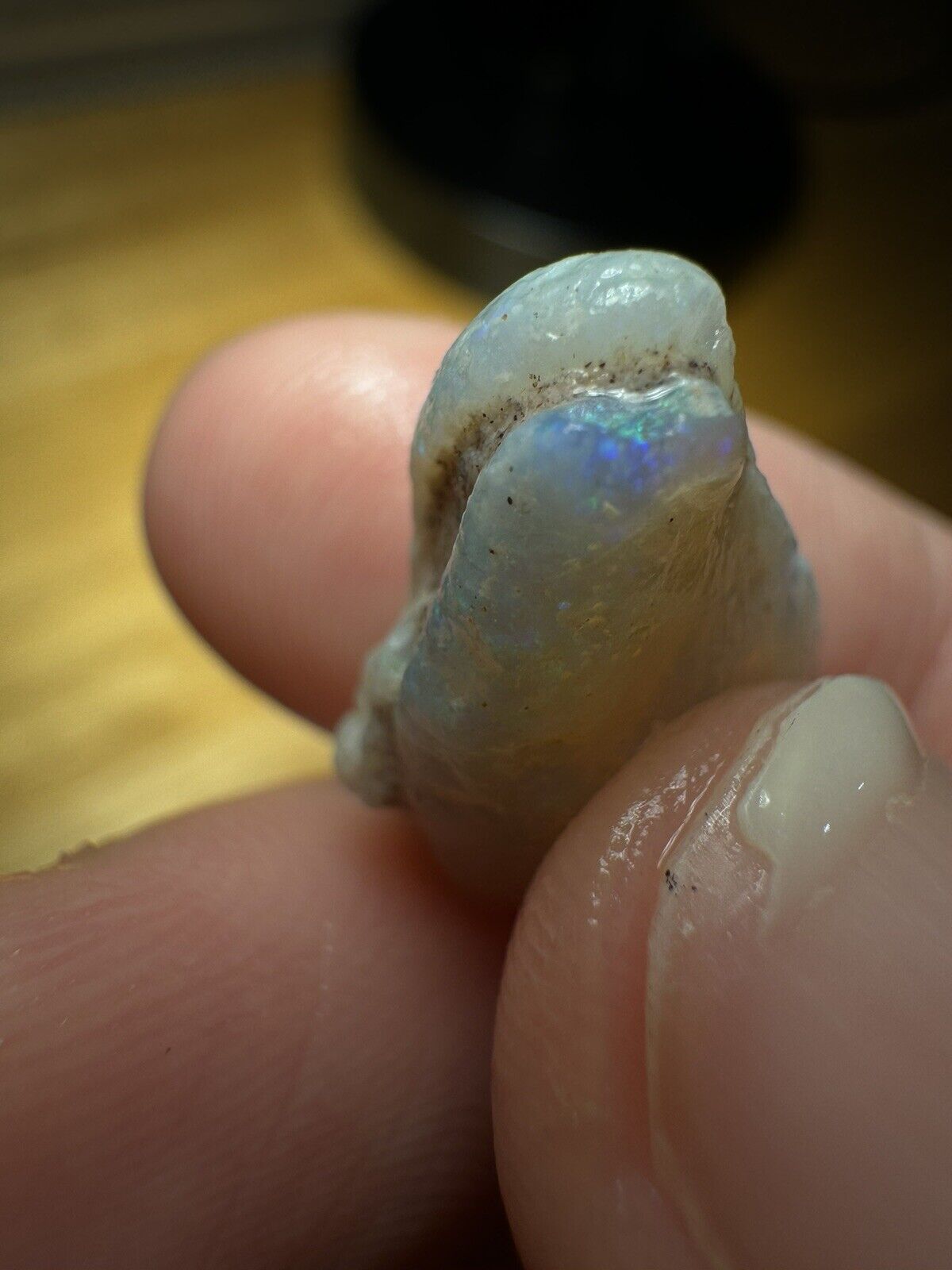 6.9 Carats Solid Rough Coober Pedy Opal Piece with Beautiful Colour B1 shell