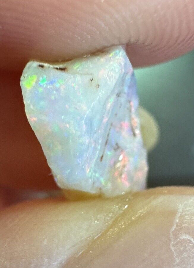 2.8 Carats Solid Rough Coober Pedy Opal Piece with Beautiful Colour