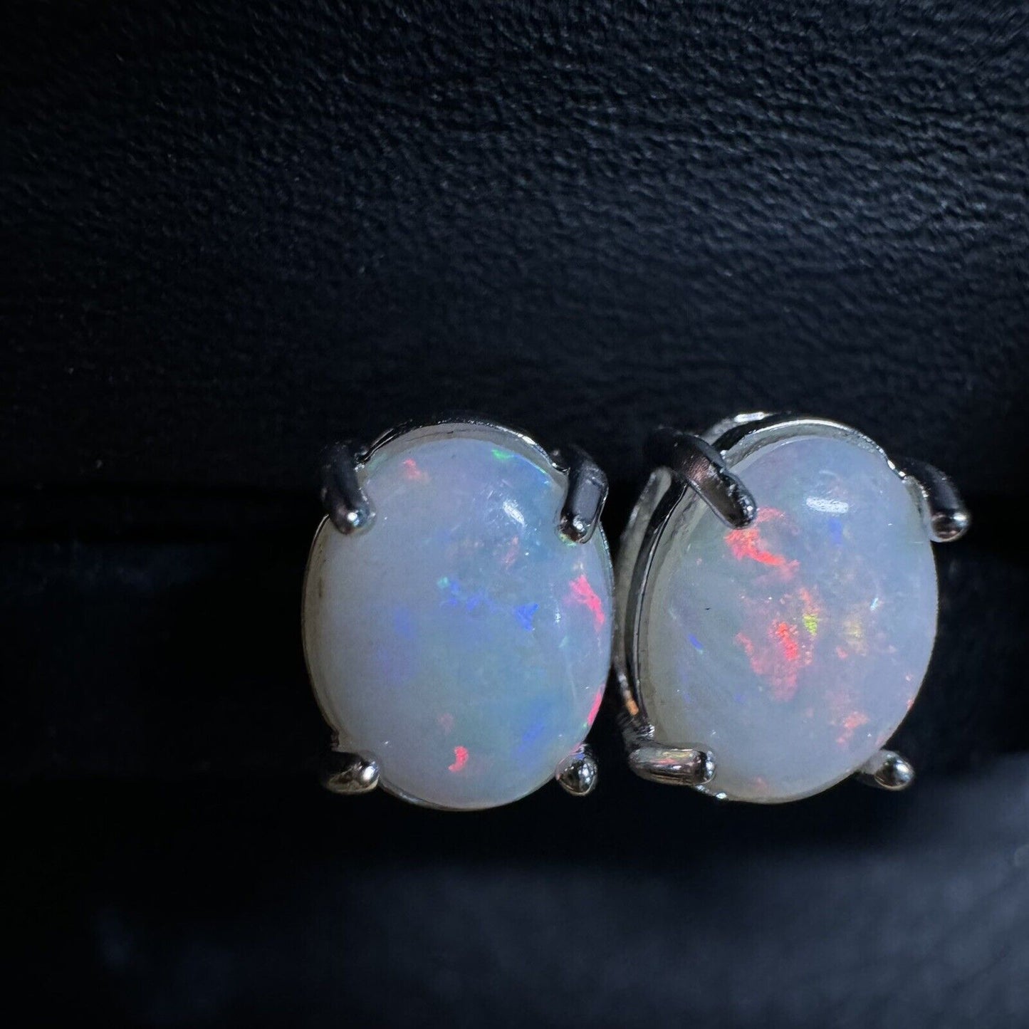 Earstuds Opal Pairs Piece with Beautiful Colour C1-2222