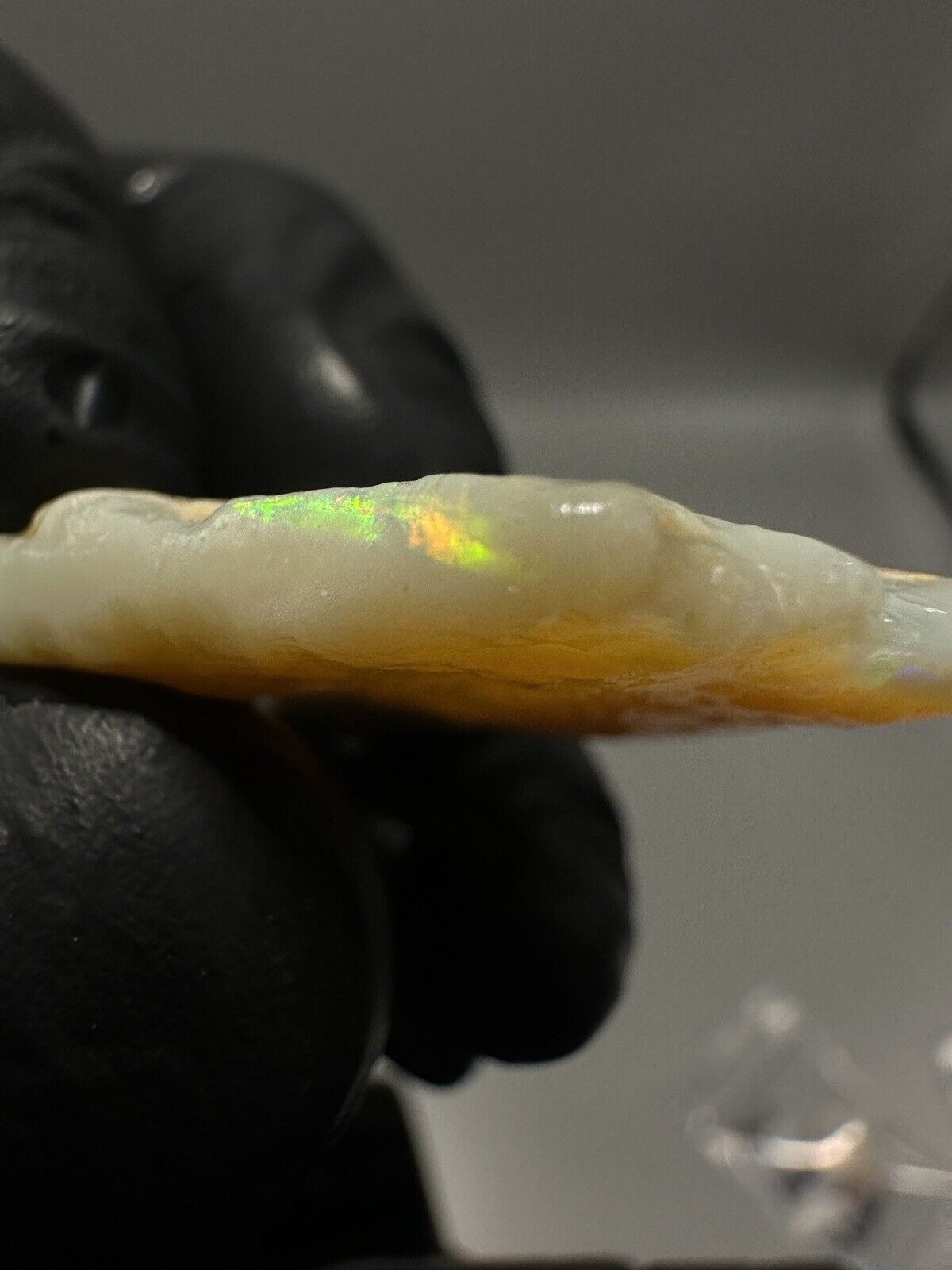 25.3 Carats Solid Rough Coober Pedy Crystal Opal with Beautiful Colour