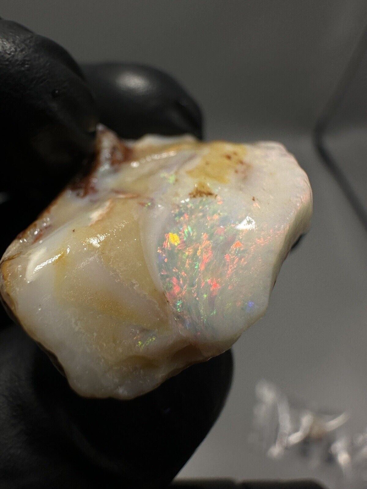 50 Carats Solid Rough Coober Pedy Crystal Opal with Beautiful Colour