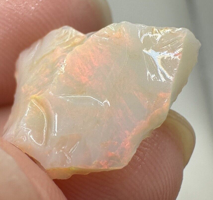 2.8 Carats Solid Rough Coober Pedy Opal Piece with Beautiful Colour