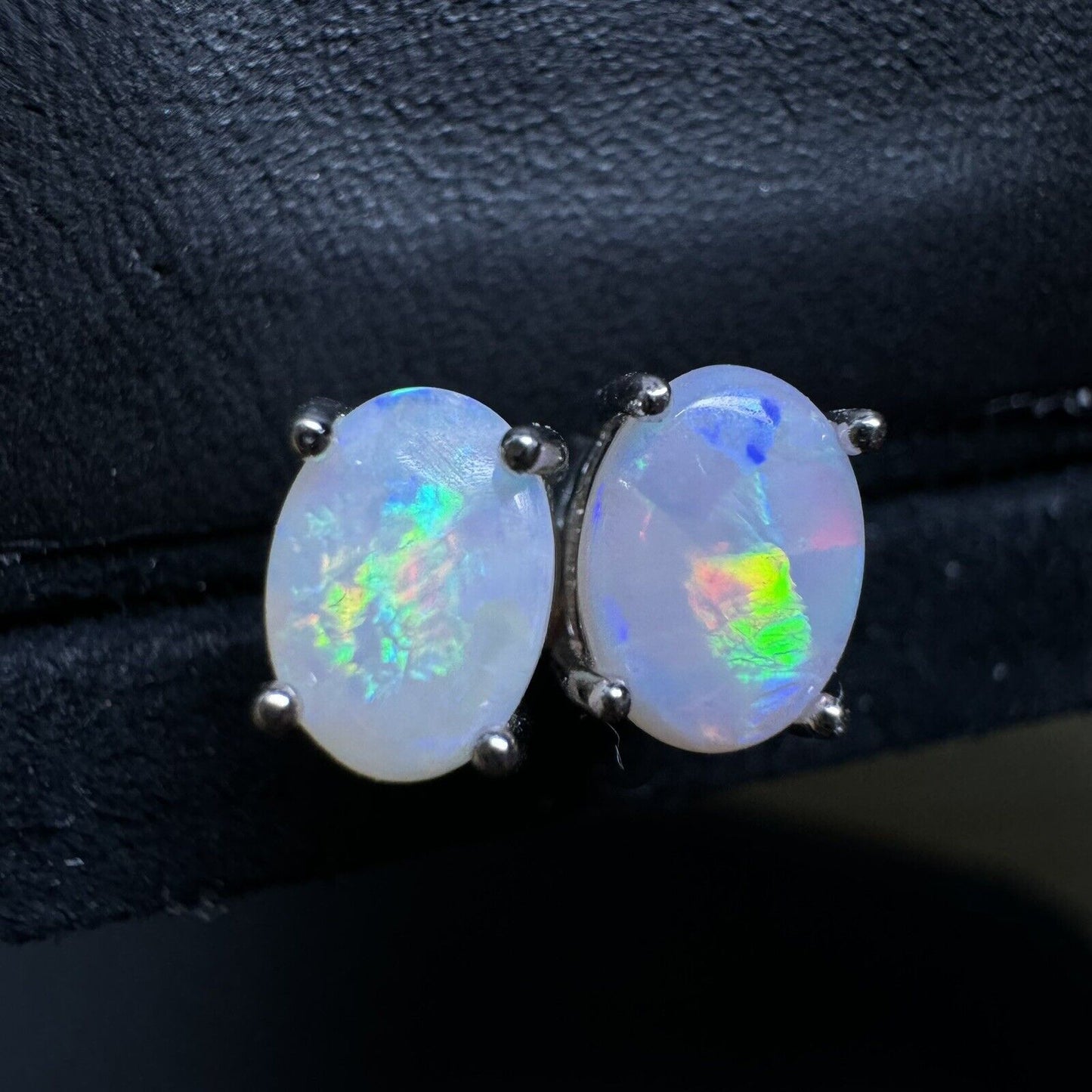 Earstuds Opal Pairs Piece with Beautiful Colour C1-2229