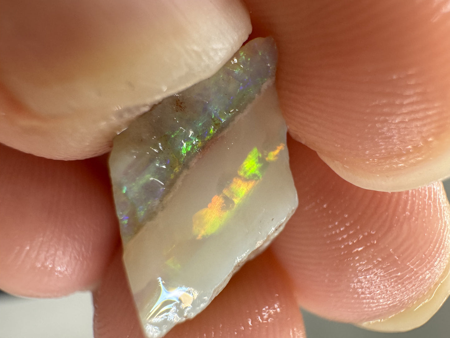 6.5 Carats Solid Rough Coober Pedy Opal shell with Beautiful Colour
