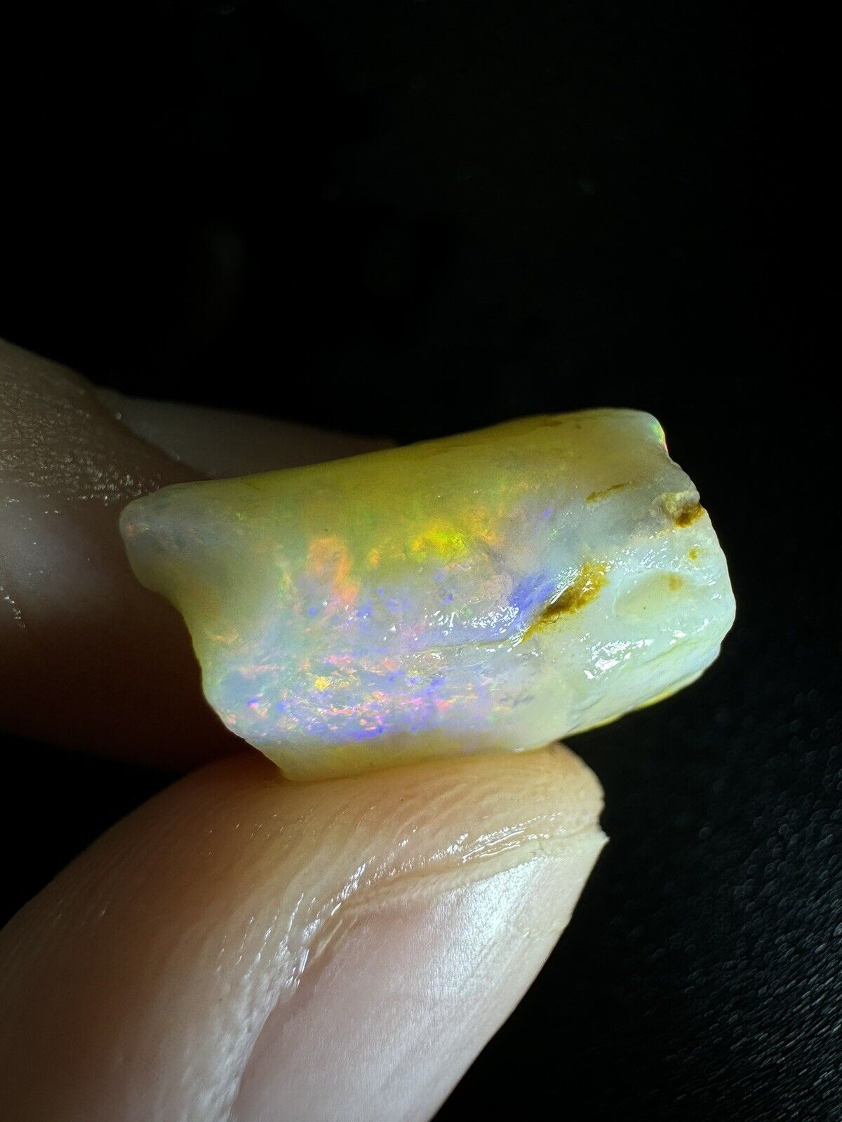 7.8 Carats Solid Rough Coober Pedy Opal Piece with Beautiful Colour B1
