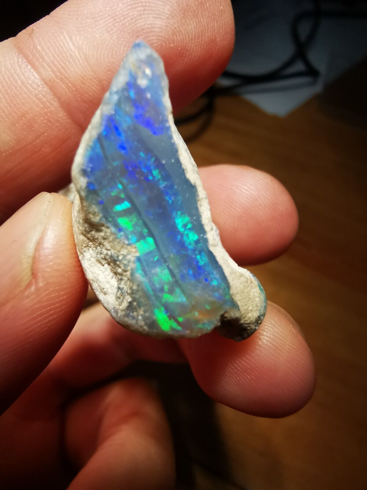Coober Pedy Opal rough shell 59ct with Beautiful Colour B1
