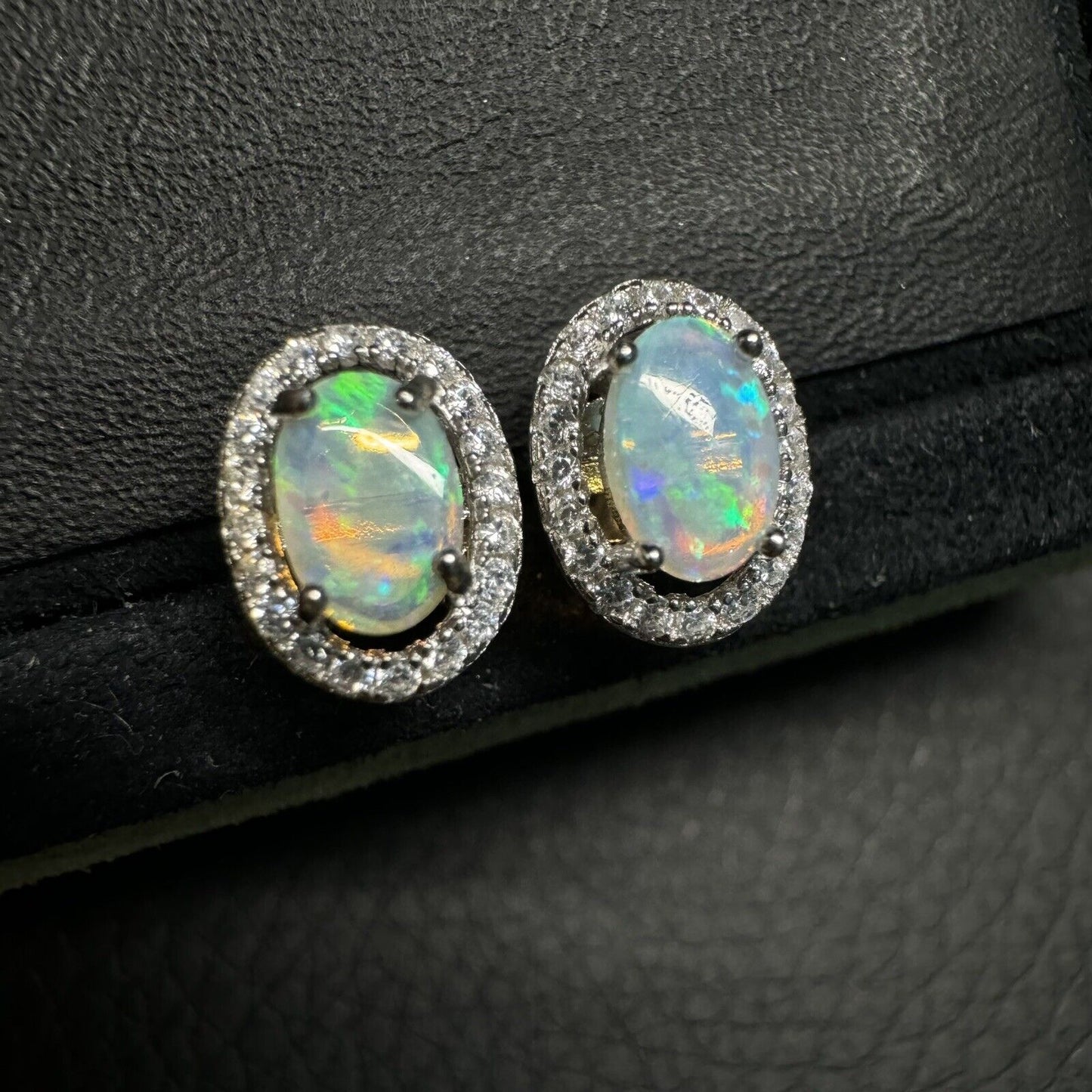 Earstuds Opal Pairs Piece with Beautiful Colour C1-2230