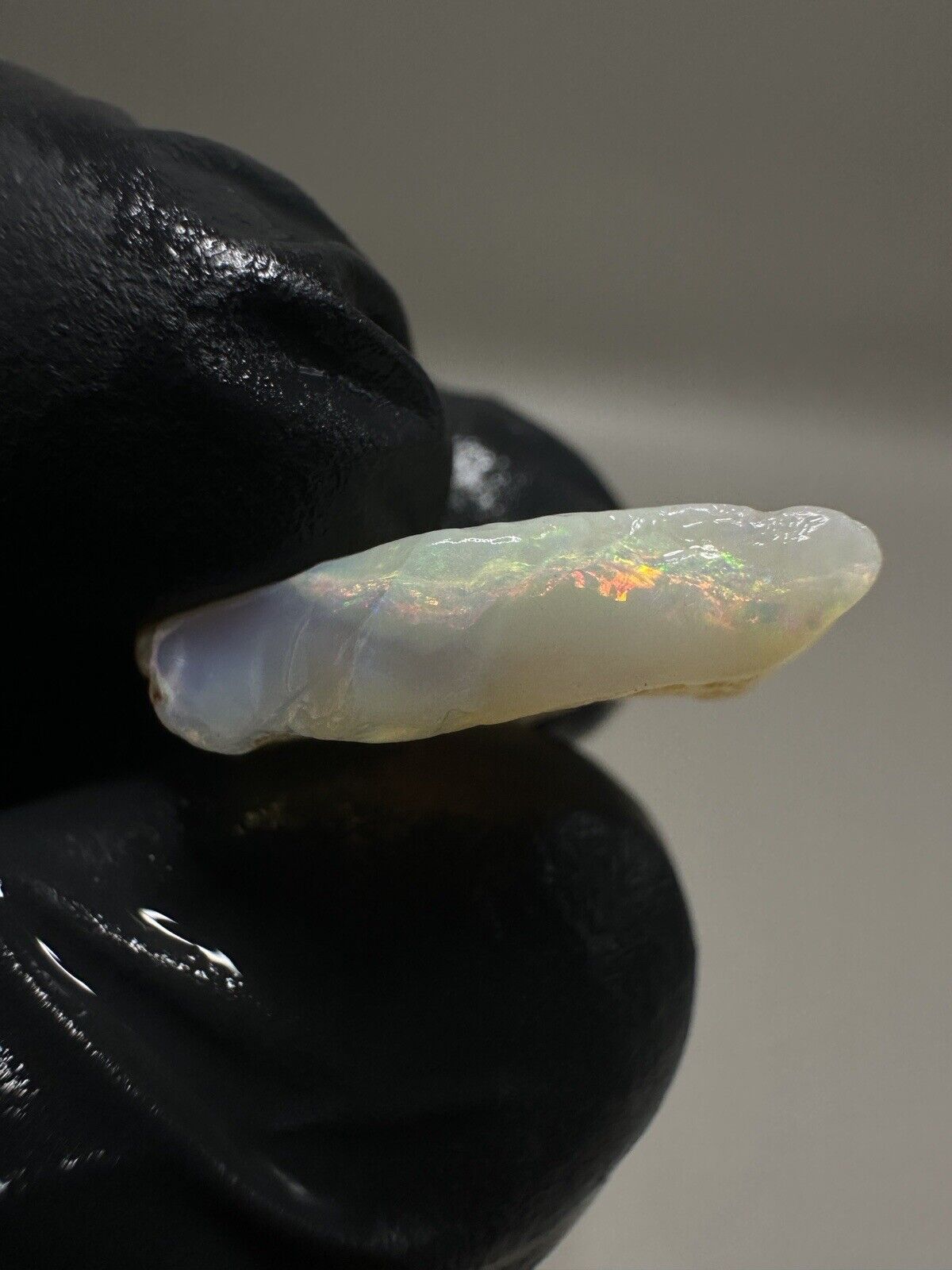 9.5Carats Solid Rough Coober Pedy Crystal Opal Shell Piece with Beautiful Colour