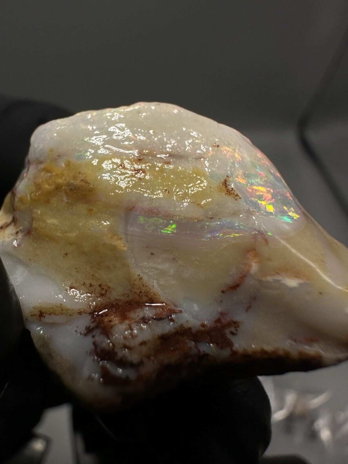 50 Carats Solid Rough Coober Pedy Crystal Opal with Beautiful Colour