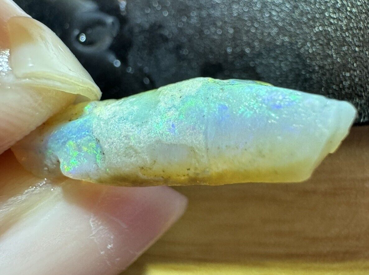 4.3 Carats Solid Rough Coober Pedy Opal Piece with Beautiful Colour