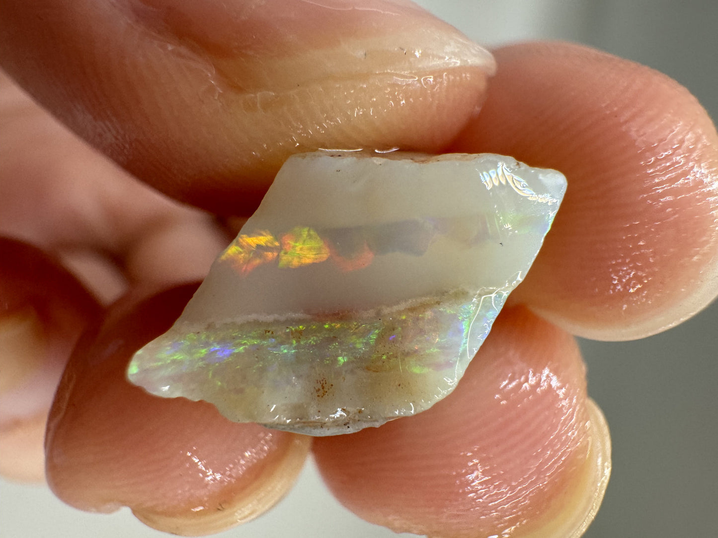 6.5 Carats Solid Rough Coober Pedy Opal shell with Beautiful Colour