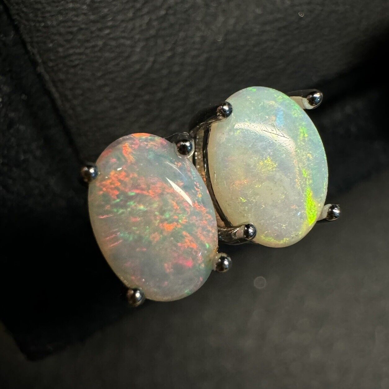 Earstuds Opal Pairs Piece with Beautiful Colour C1-2221