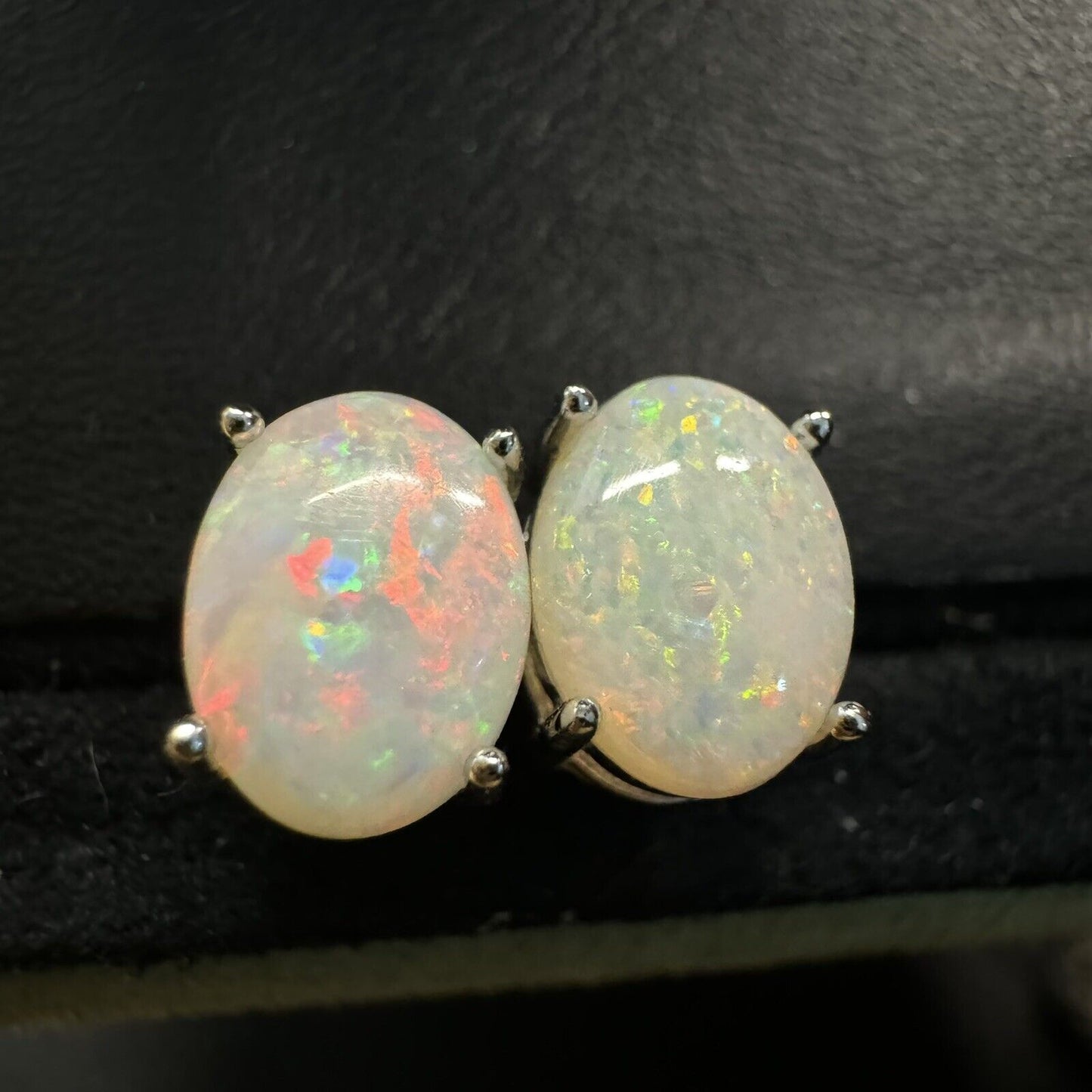Earstuds Opal Pairs Piece with Beautiful Colour C1-2225
