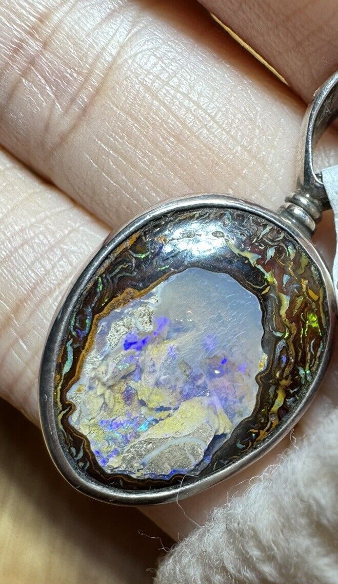 Opal pendant
