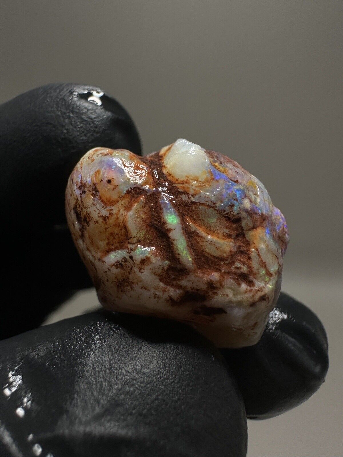 44 Carats Solid Rough Coober Pedy Crystal Opal Shell Piece with Beautiful Colour