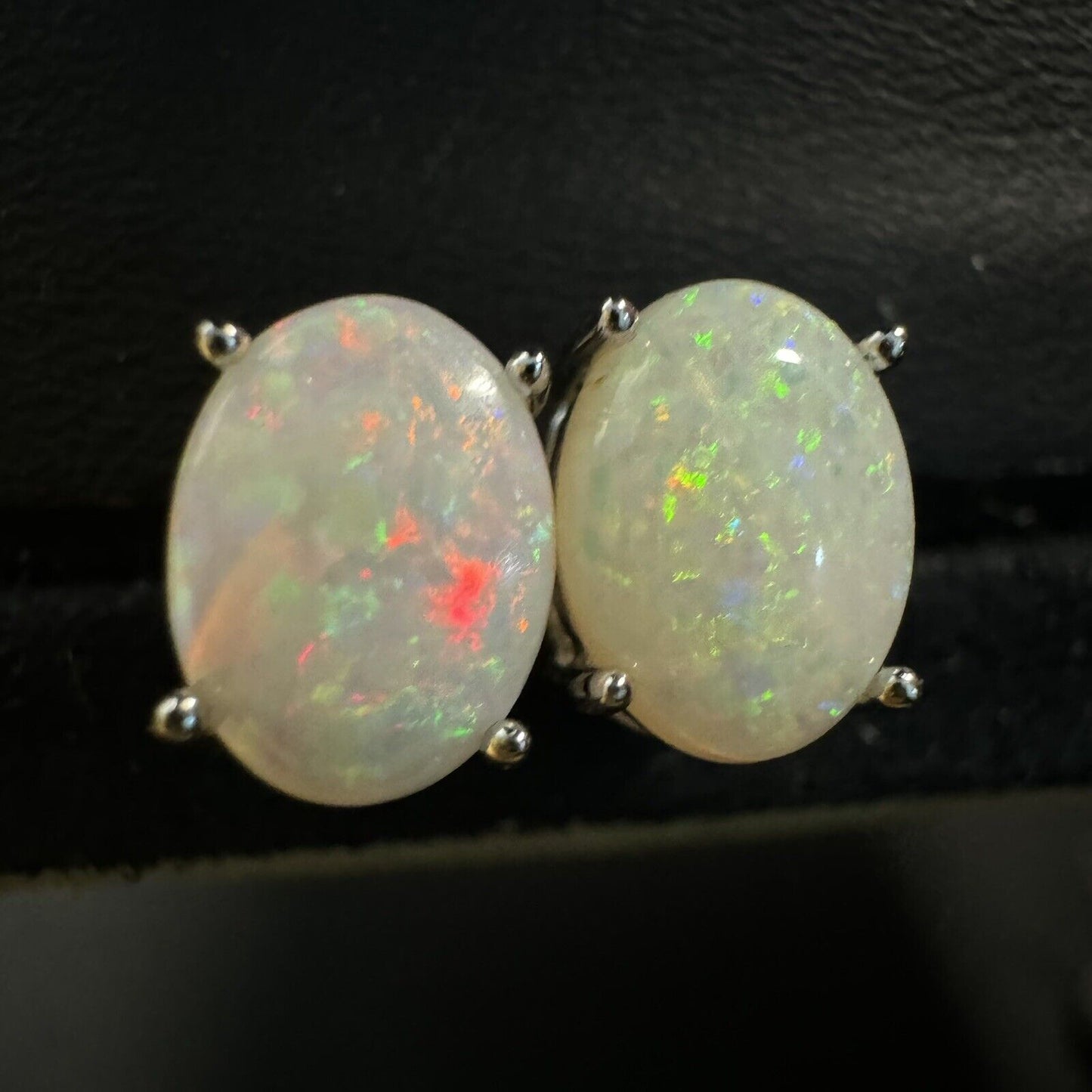 Earstuds Opal Pairs Piece with Beautiful Colour C1-2225