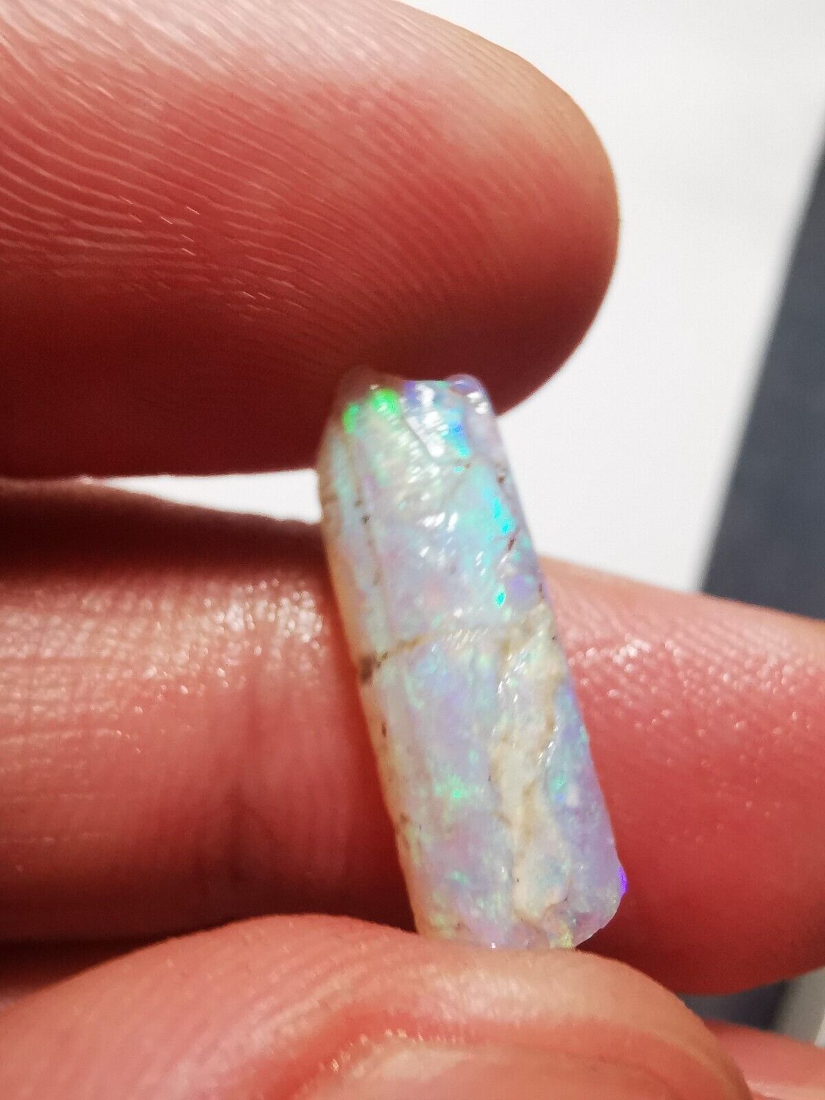 Coober Pedy Opal rough pipe 4.6ct with Beautiful Colour B1