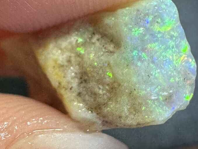 6Carats Solid Rough Coober Pedy Opal Piece with Beautiful Colour