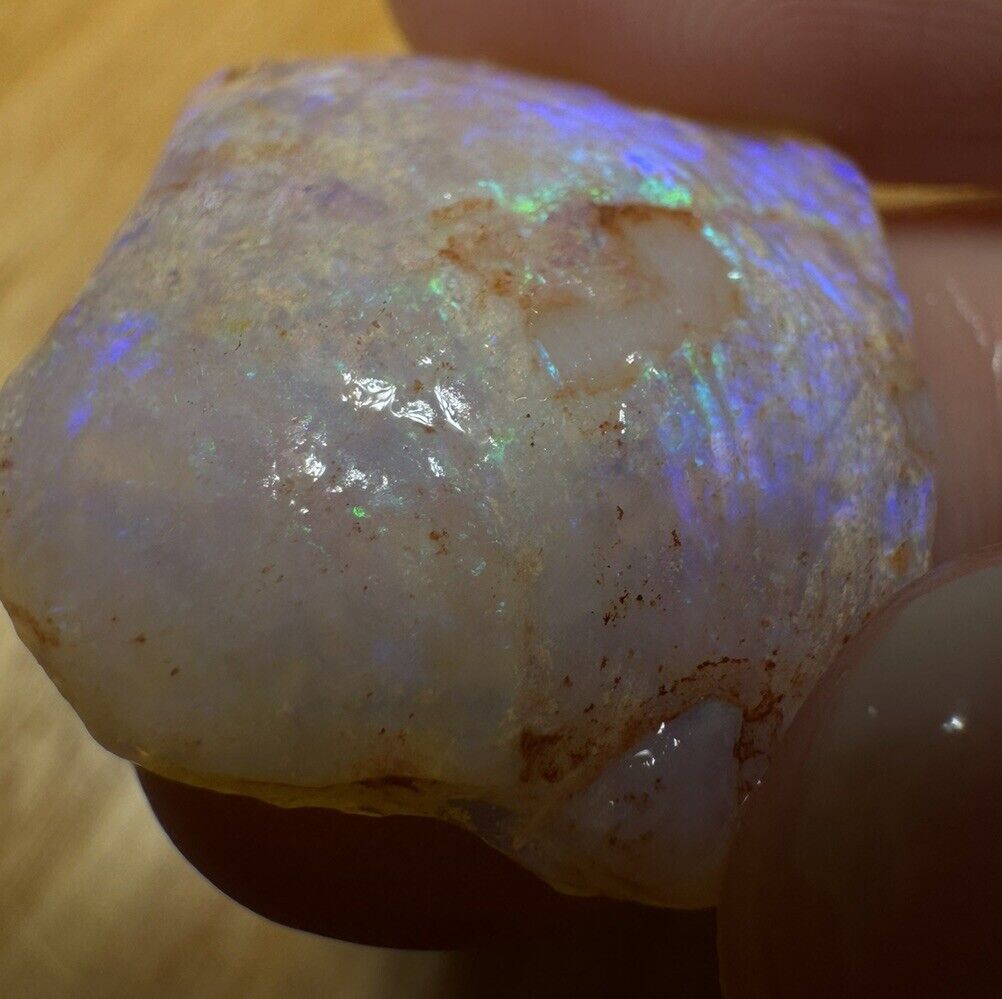 14 Carats Solid Rough Coober Pedy Opal Piece with Beautiful Colour B1 shell