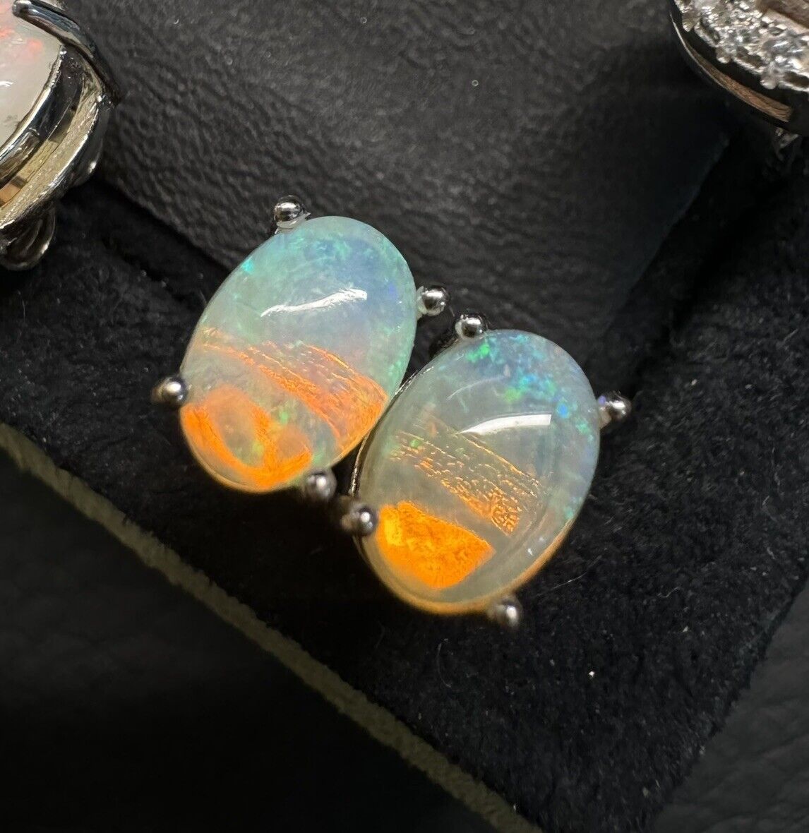 Earstuds Opal Piece with Beautiful Colour C1-2219