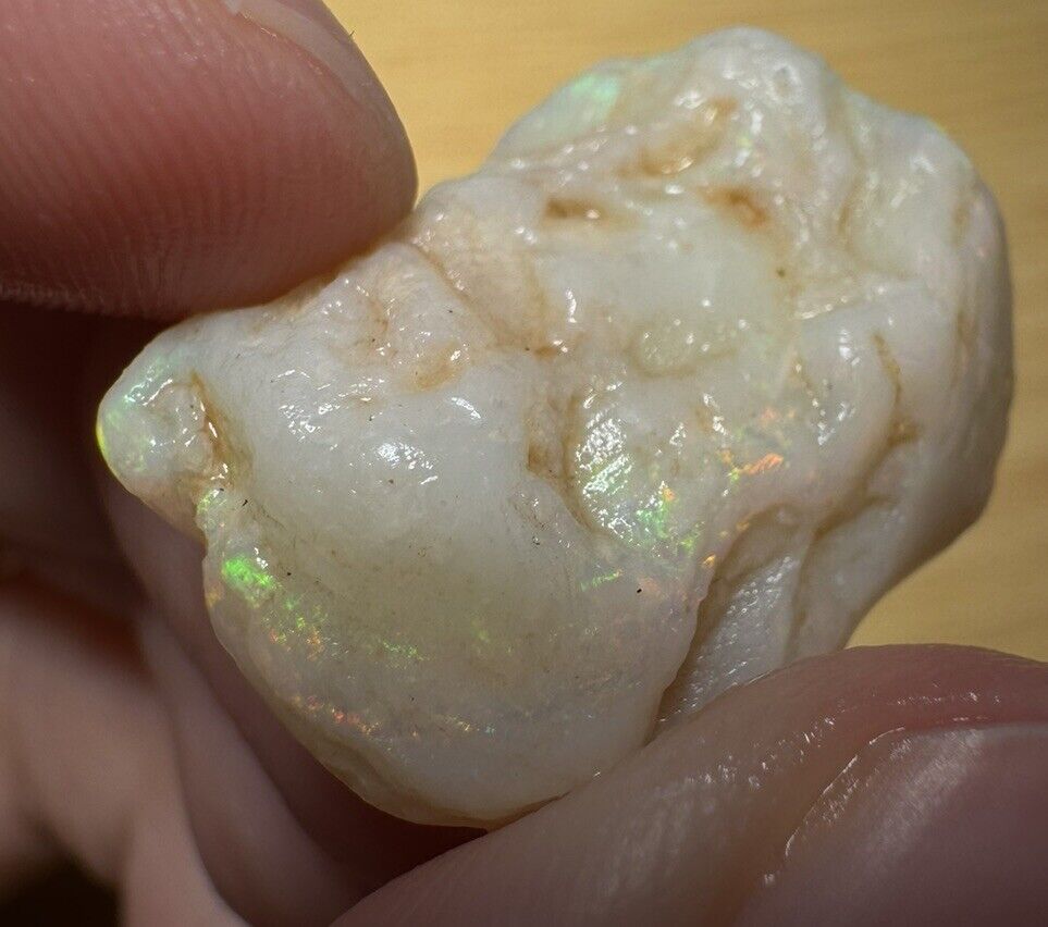 17.75 Carats Solid Rough Coober Pedy Opal Piece with Beautiful Colour B1