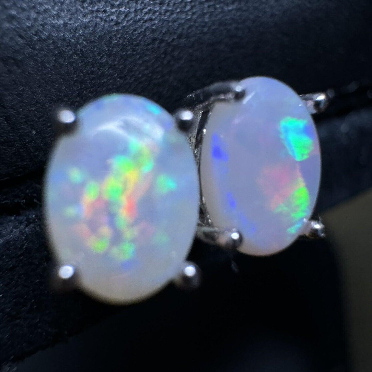 Earstuds Opal Pairs Piece with Beautiful Colour C1-2229