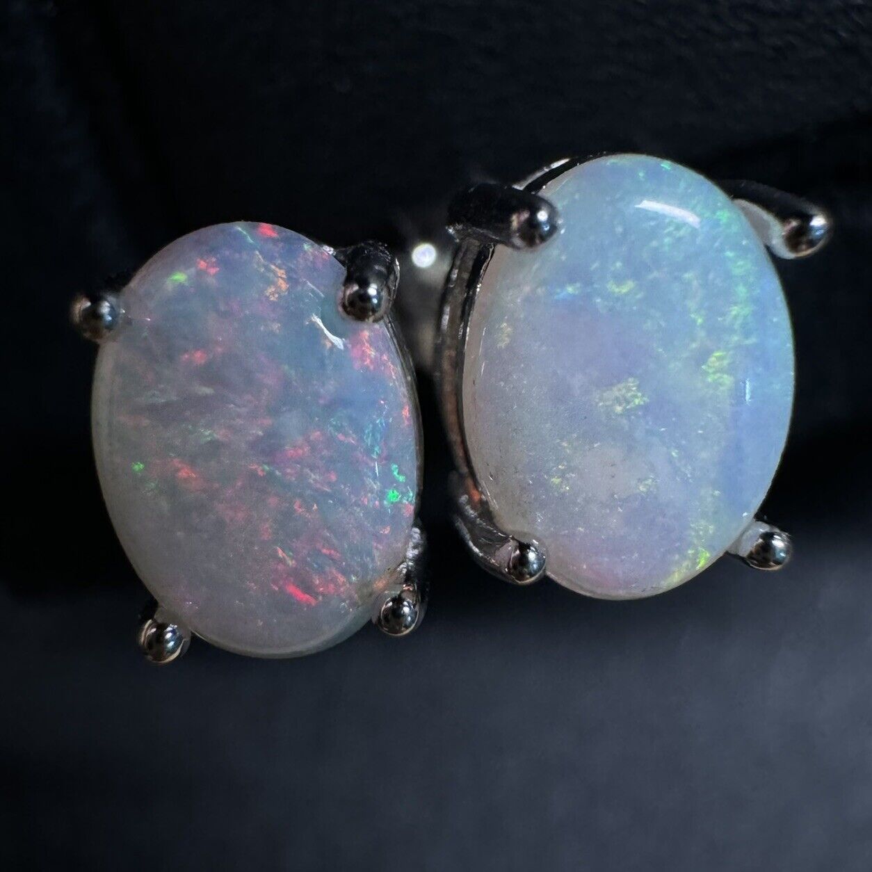 Earstuds Opal Pairs Piece with Beautiful Colour C1-2221