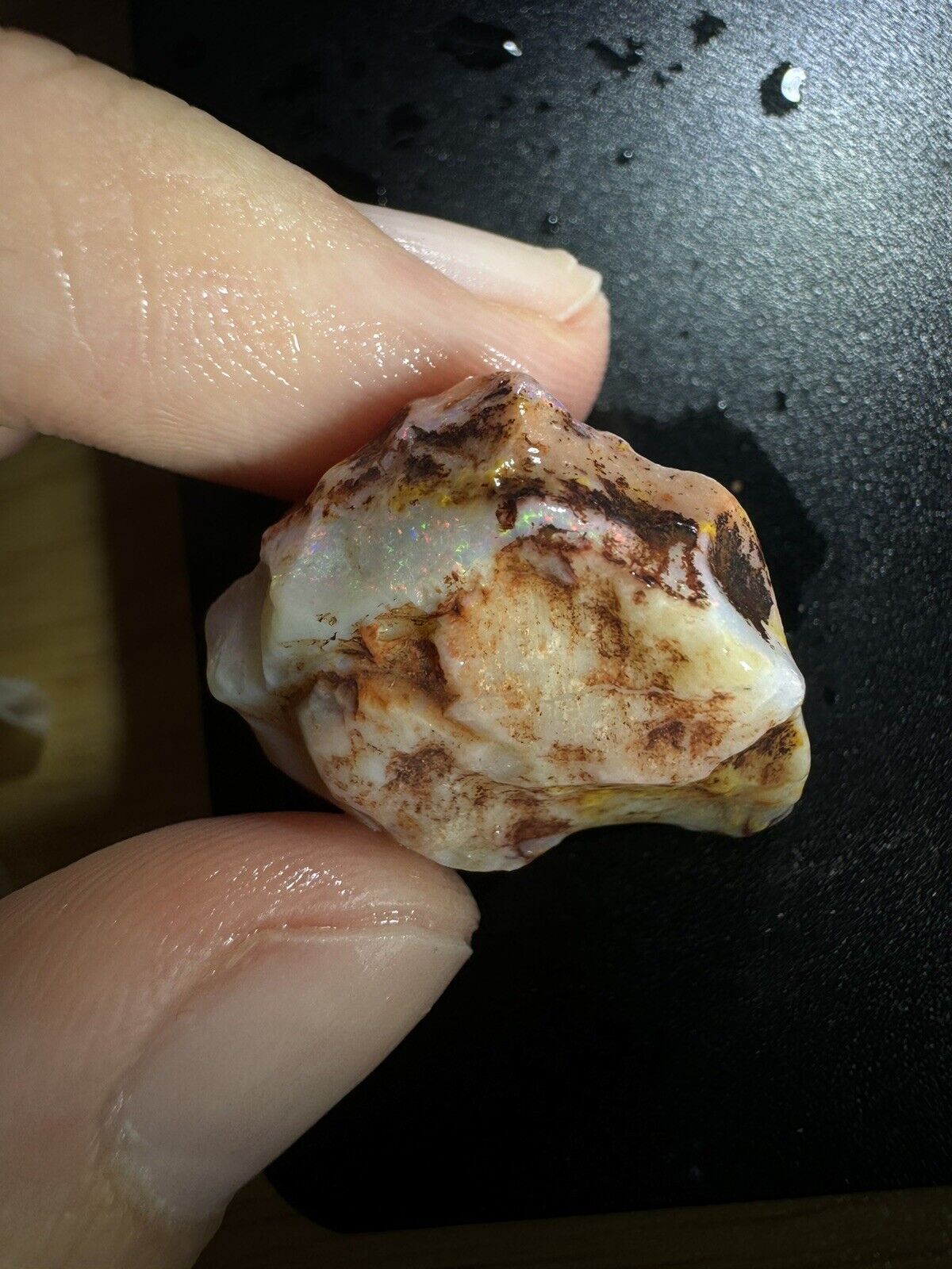 28Carats Solid Rough Coober Pedy Opal Piece with Beautiful Colour B1
