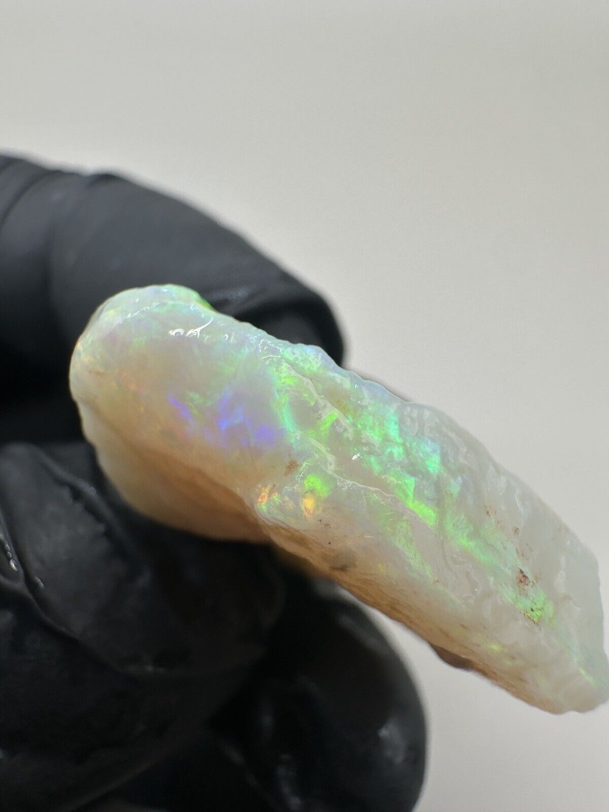 35 Carats Solid Rough Coober Pedy Crystal Opal Piece with Beautiful Colour