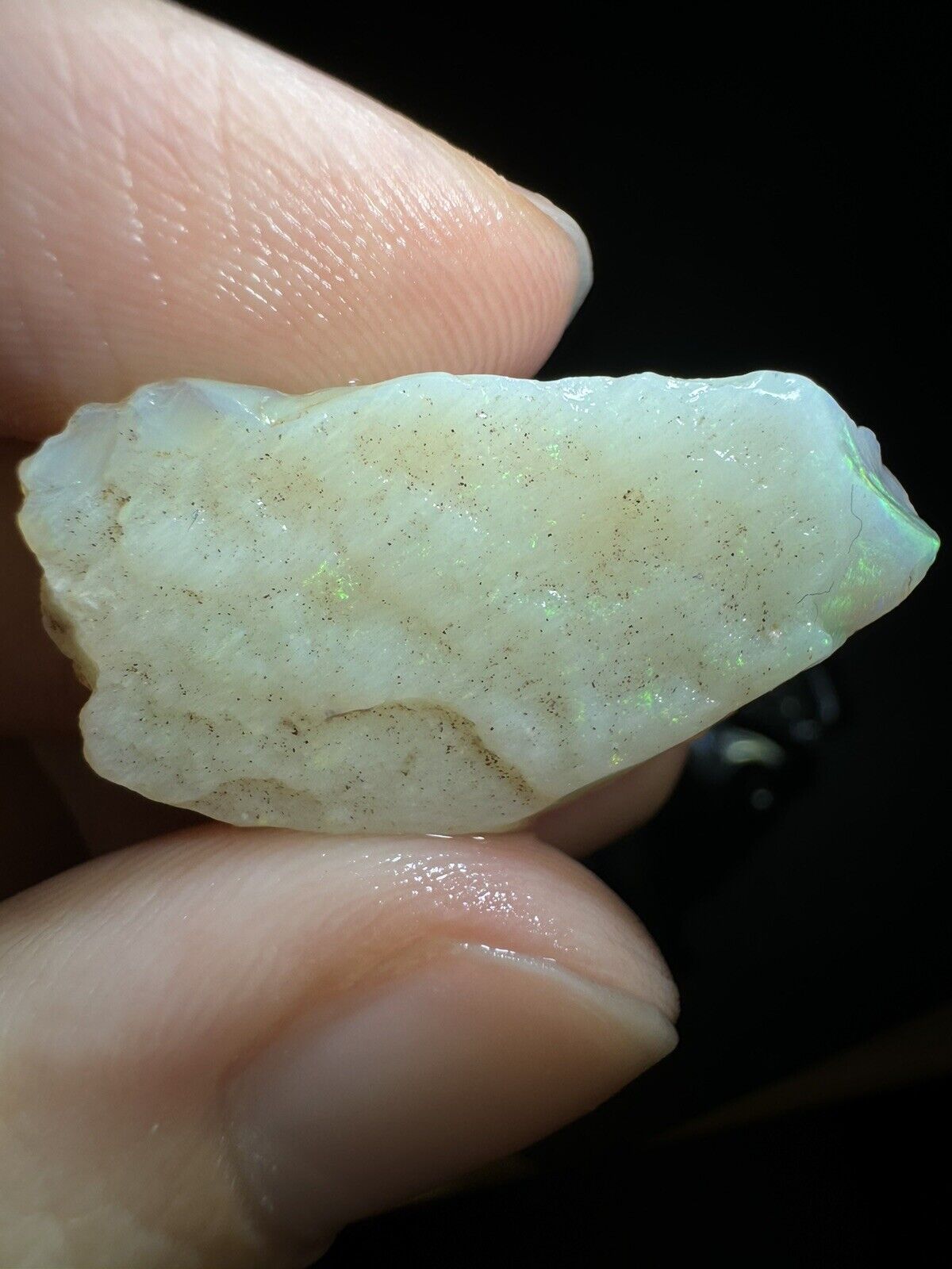 16.5 Carats Solid Rough Coober Pedy Opal Piece with Beautiful Colour