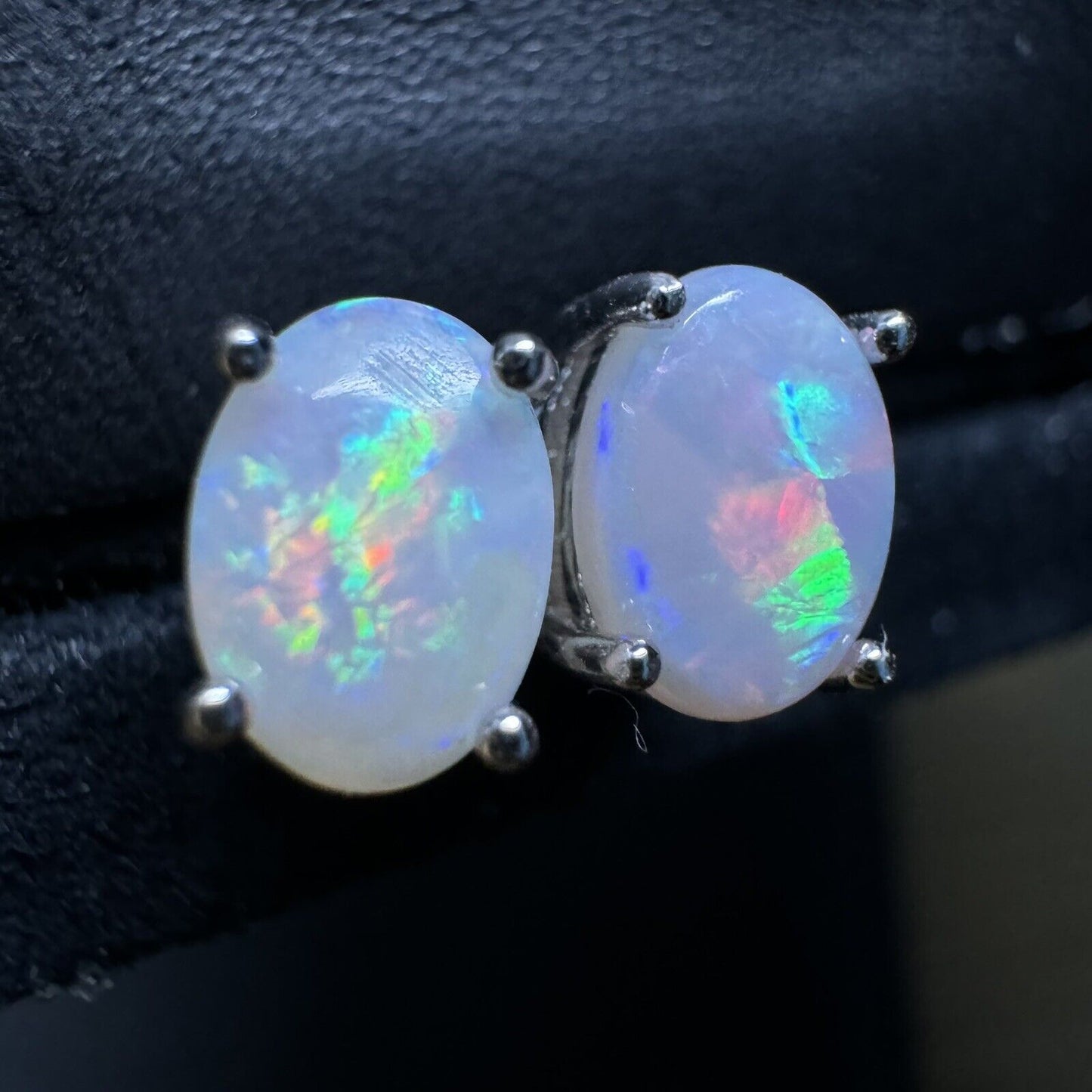 Earstuds Opal Pairs Piece with Beautiful Colour C1-2229