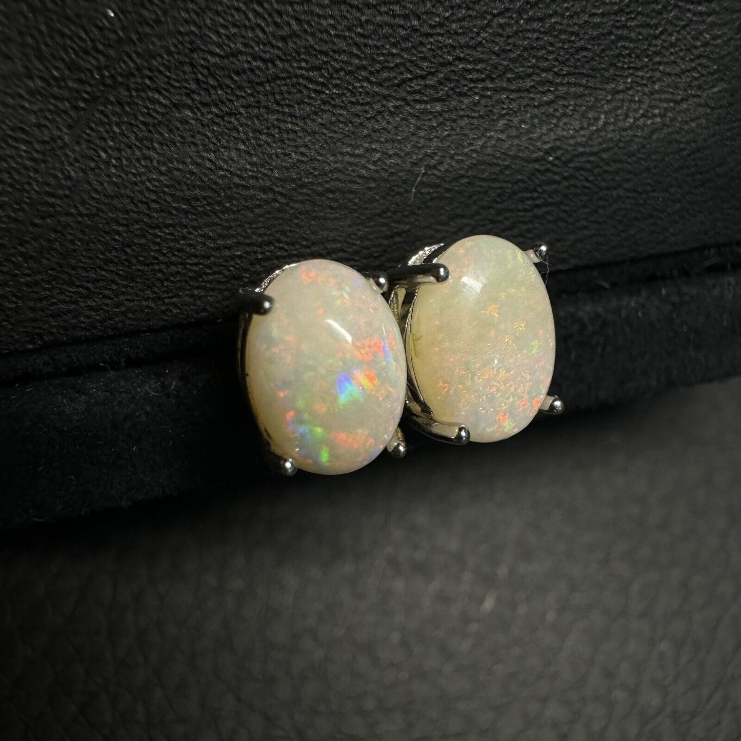 Earstuds Opal Pairs Piece with Beautiful Colour C1-2223