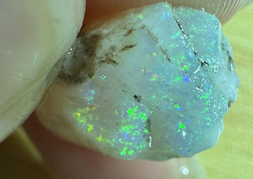 7.5 Carats Solid Rough Coober Pedy Opal Piece with Beautiful Colour