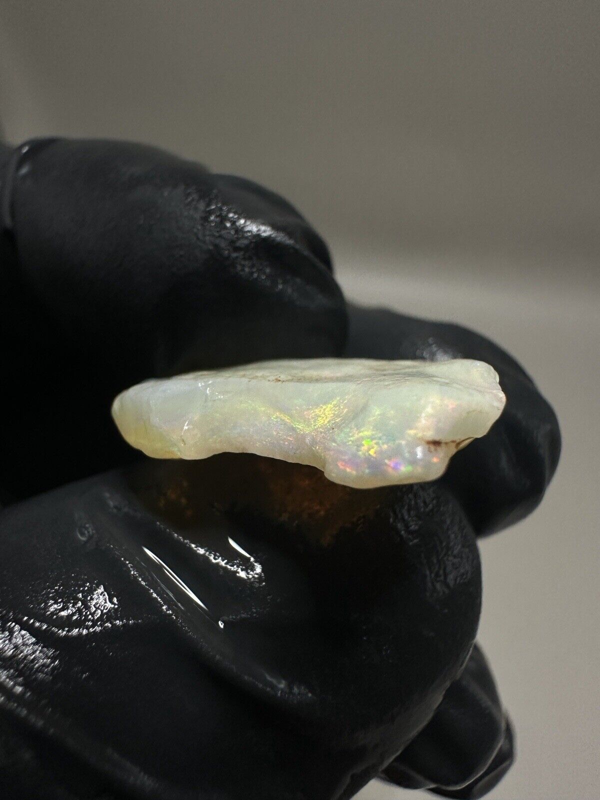 9.5Carats Solid Rough Coober Pedy Crystal Opal Shell Piece with Beautiful Colour