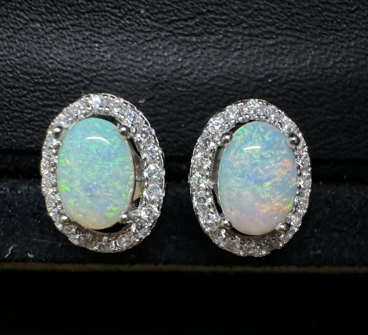 Earstuds Opal Pairs Piece with Beautiful Colour C1-2227