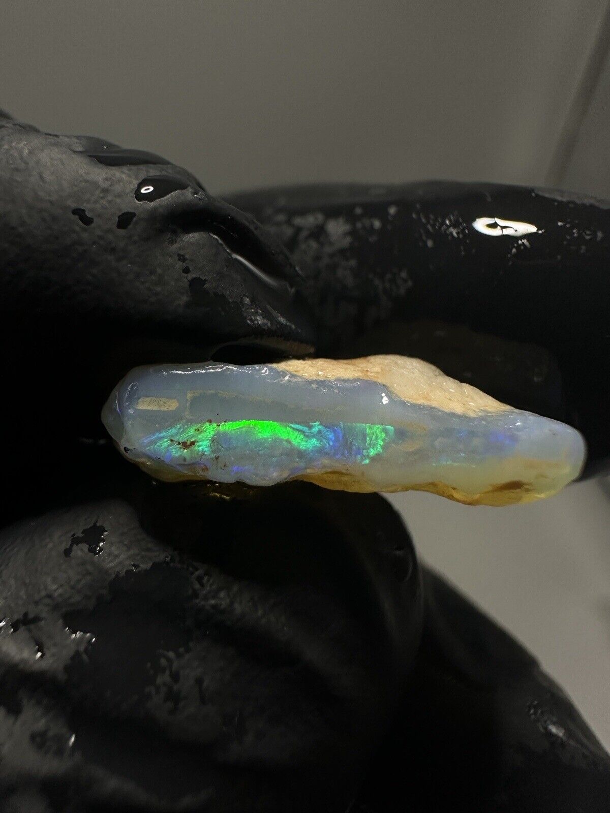 8.85 Carats Solid Rough Coober Pedy Crystal Opal with Extreme Bright Colors
