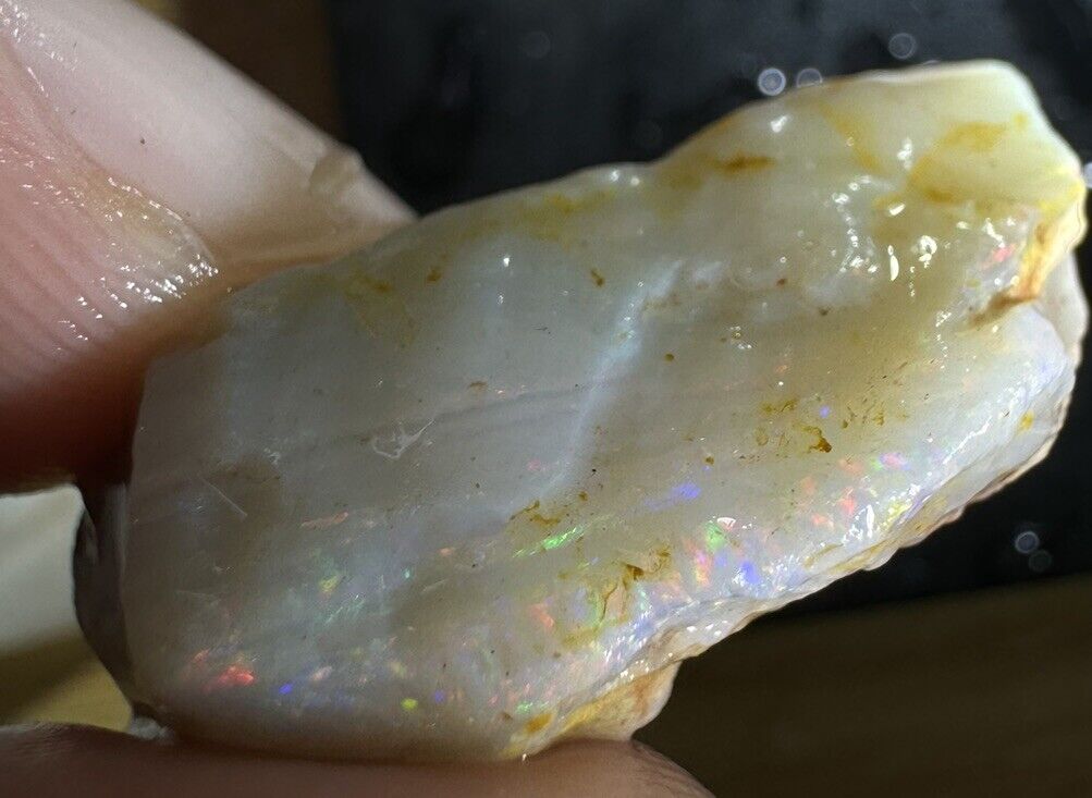 39 Carats Solid Rough Coober Pedy Opal Piece with Beautiful Colour B1