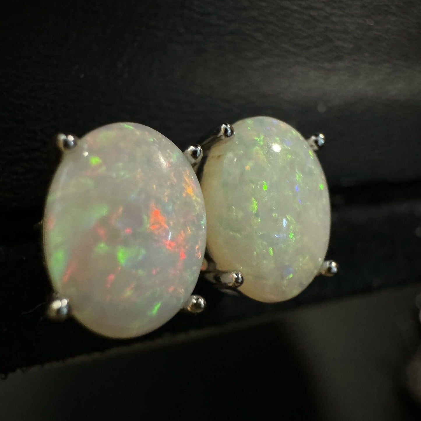 Earstuds Opal Pairs Piece with Beautiful Colour C1-2225