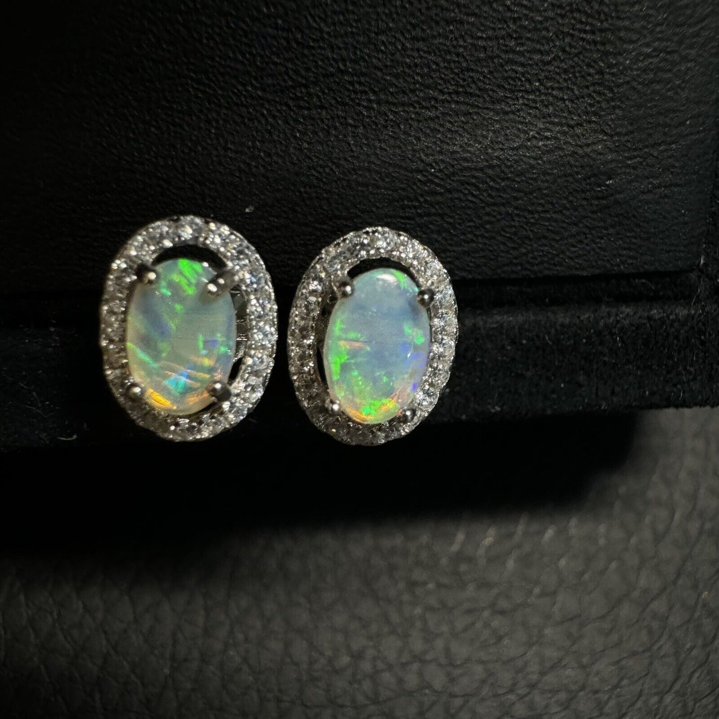 Earstuds Opal Pairs Piece with Beautiful Colour C1-2230
