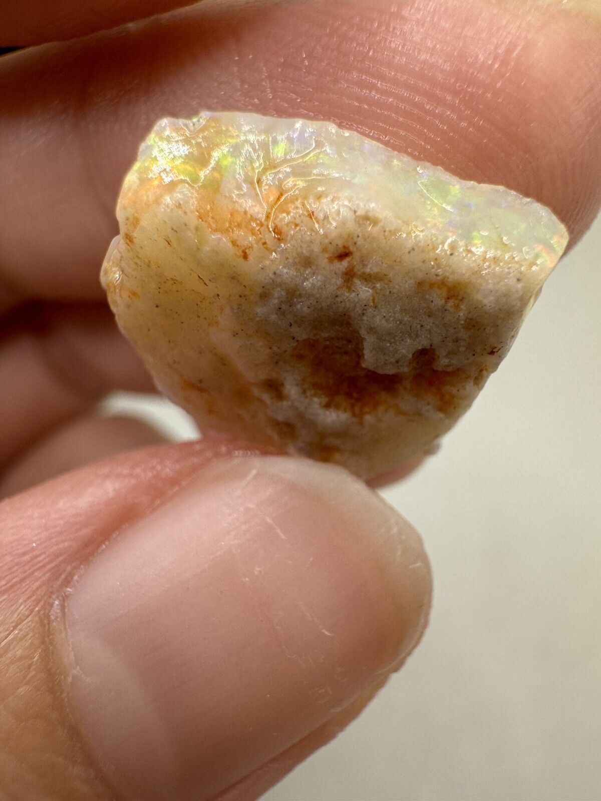 7.2 Carats Solid Rough Coober Pedy Opal shell with Beautiful Colour