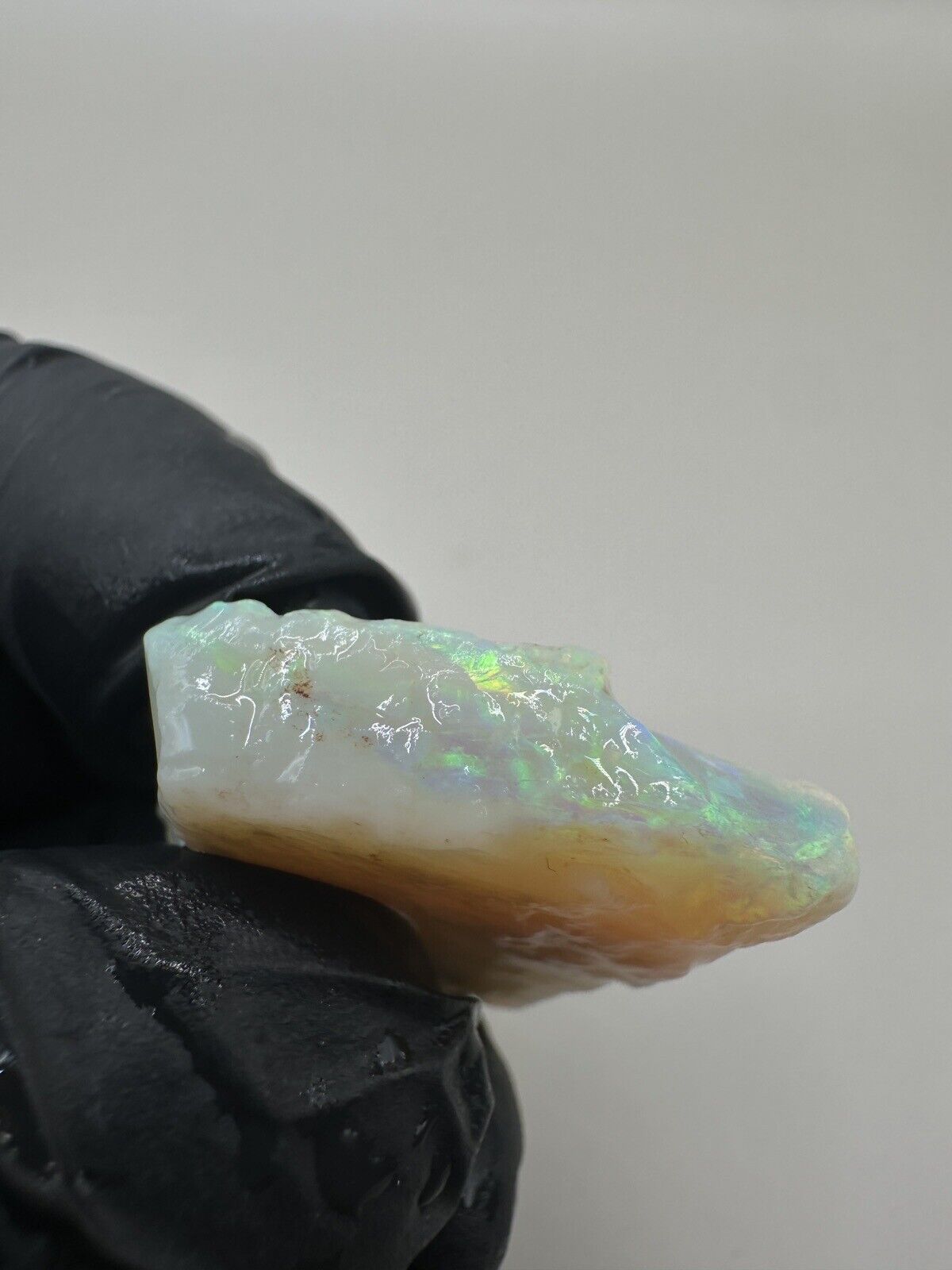 35 Carats Solid Rough Coober Pedy Crystal Opal Piece with Beautiful Colour