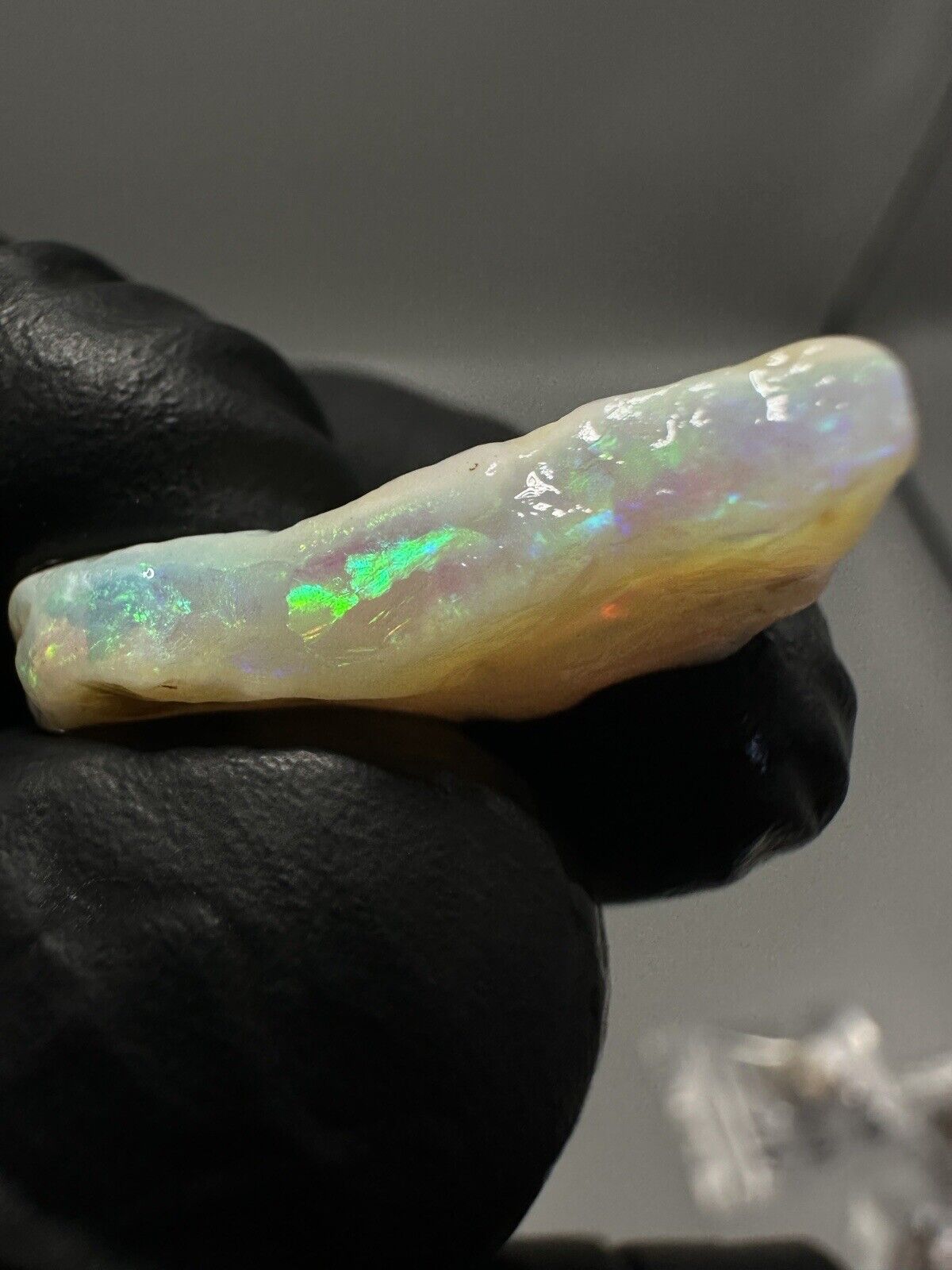 7.05 Carats Solid Rough Coober Pedy Crystal Opal with Beautiful Colour