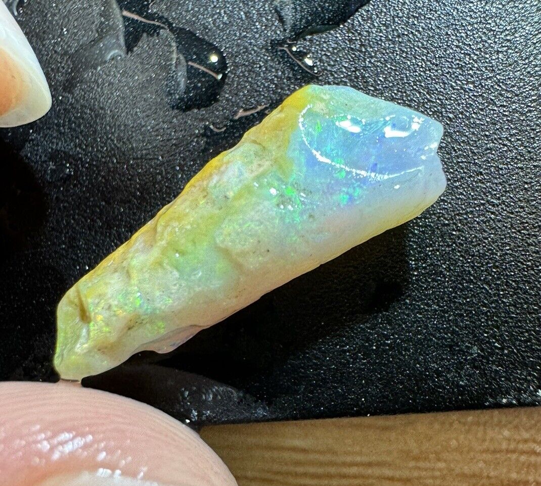 4.3 Carats Solid Rough Coober Pedy Opal Piece with Beautiful Colour