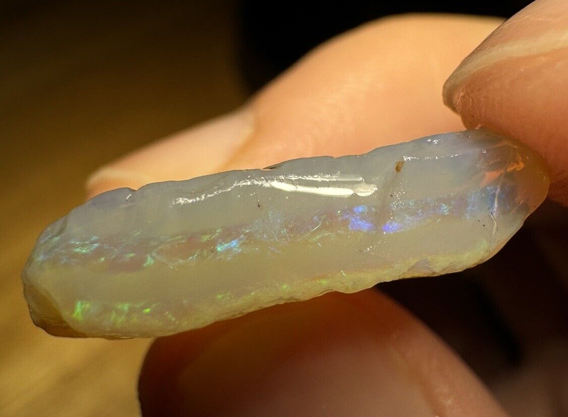 9.4 Carats Solid Rough Coober Pedy Opal Piece with Beautiful Colour B1