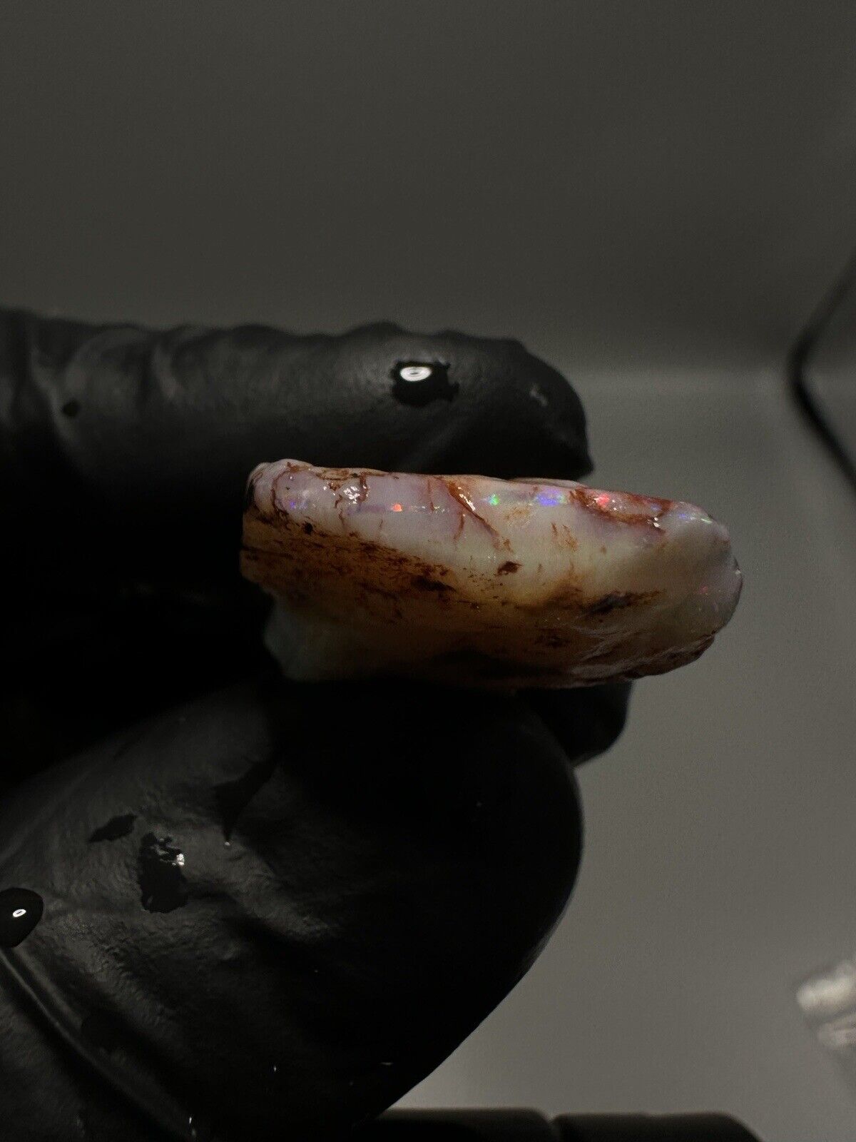 23.5 Carats Solid Rough Coober Pedy Crystal Opal with Beautiful Colours
