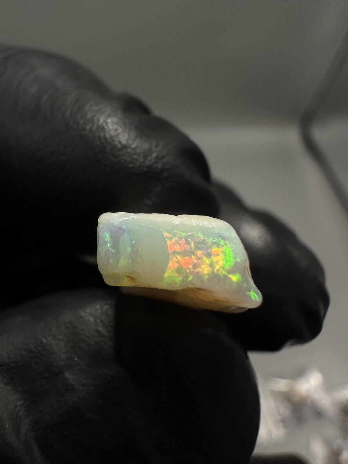 7.05 Carats Solid Rough Coober Pedy Crystal Opal with Beautiful Colour