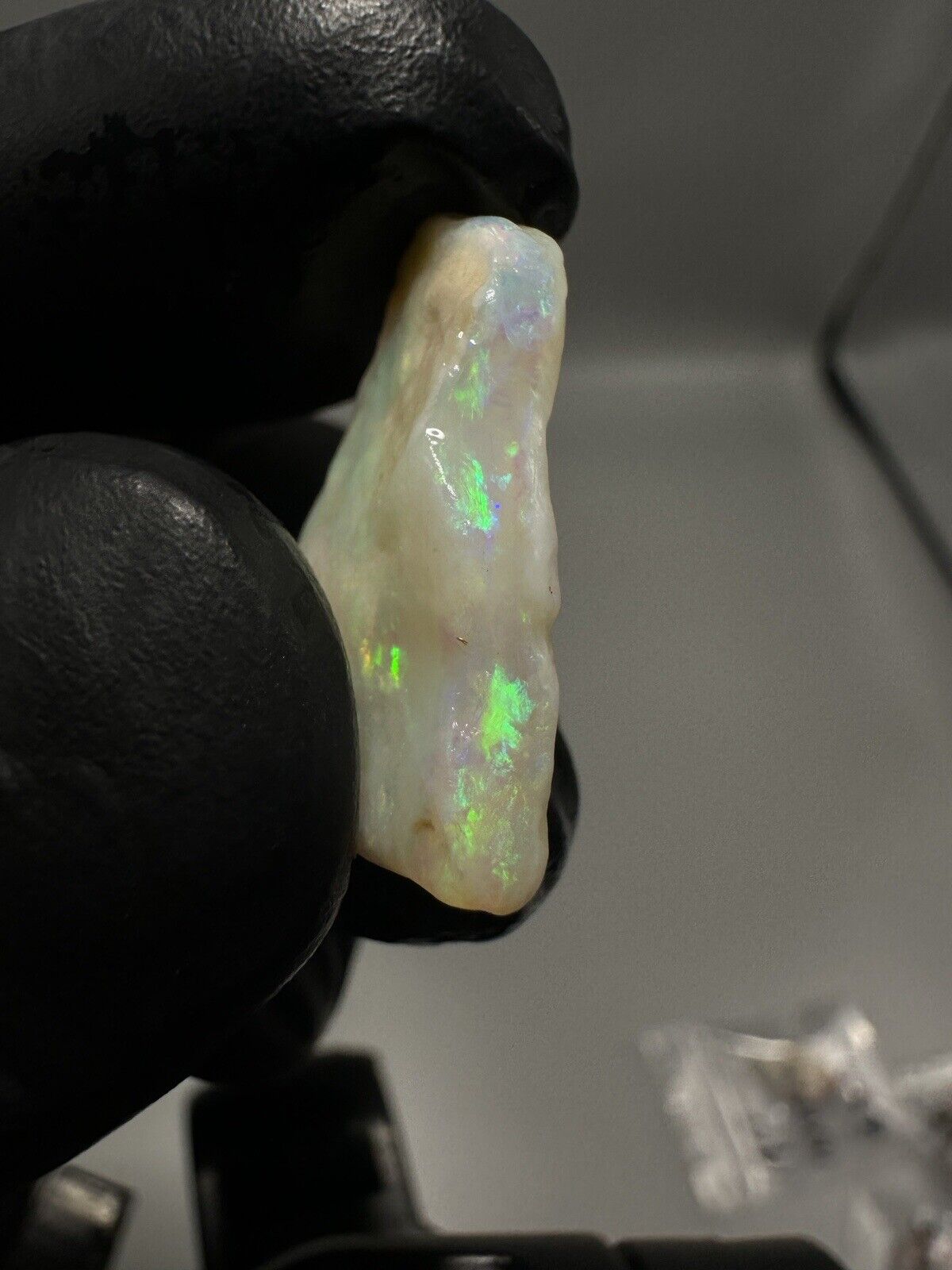 7.05 Carats Solid Rough Coober Pedy Crystal Opal with Beautiful Colour