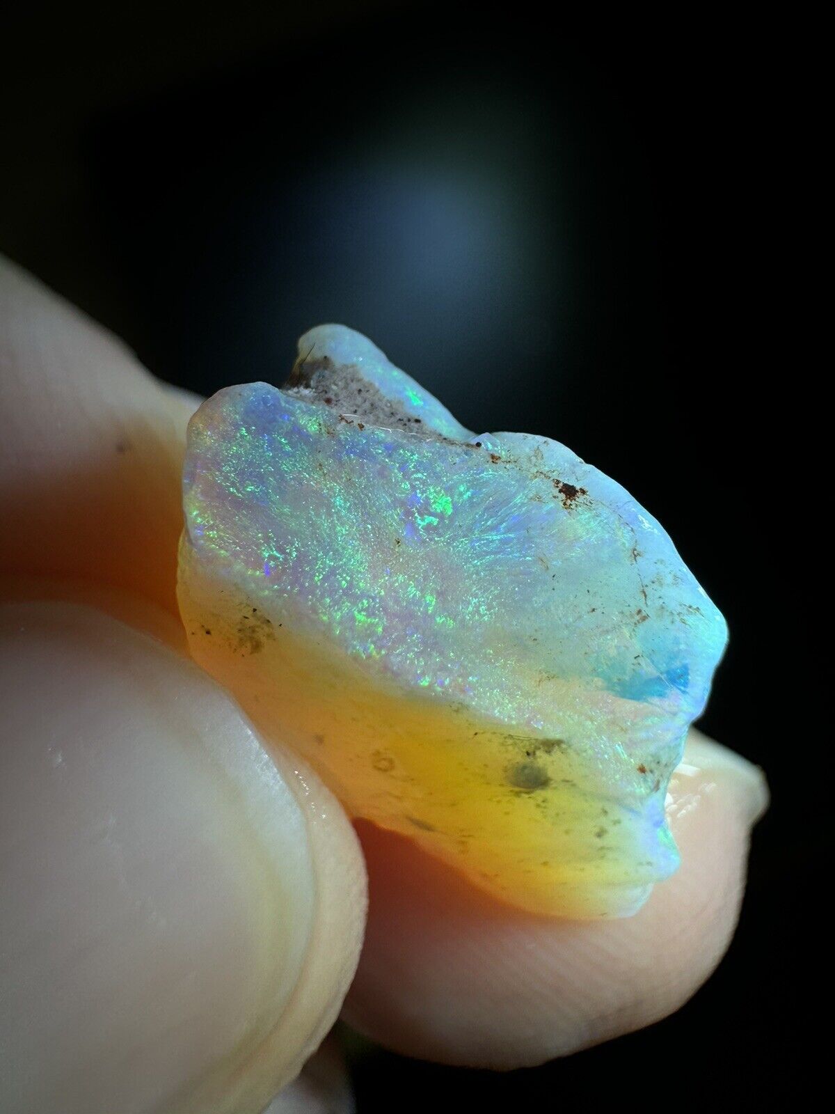 4.6 Carats Solid Rough Coober Pedy Opal Piece with Beautiful Colour MayT